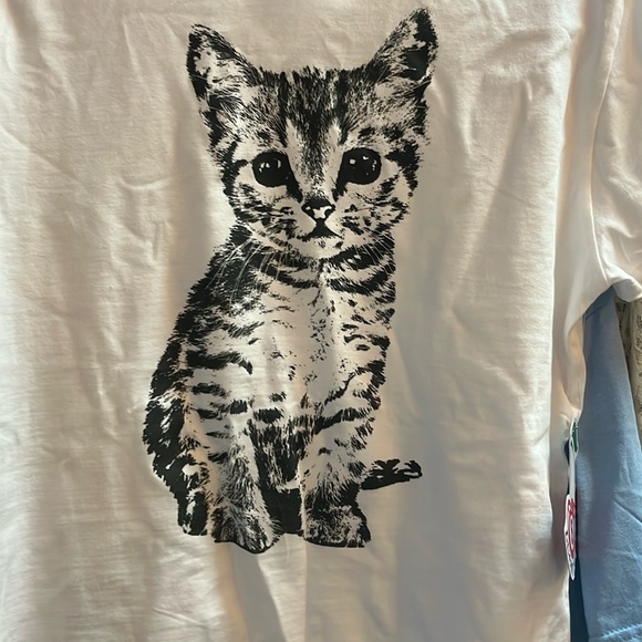 Lucky 777 Tops - Women's White Cat Print Short Sleeve Tee